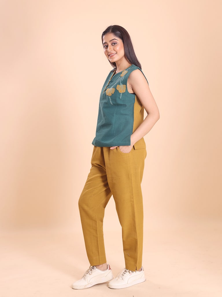 BLOUSON WOMEN KHADI COTTON EMBROIDERED SLEEVELESS TUNIC SET - View 3