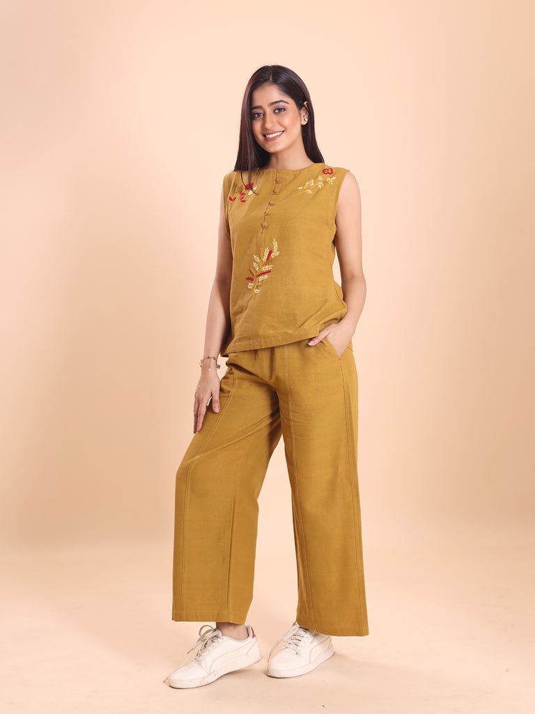BLOUSON WOMEN KHADI COTTON EMBROIDERED SLEEVELESS TUNIC SET - View 1