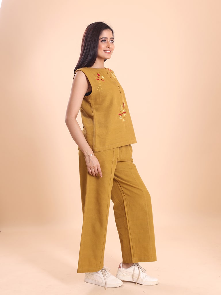 BLOUSON WOMEN KHADI COTTON EMBROIDERED SLEEVELESS TUNIC SET - View 3