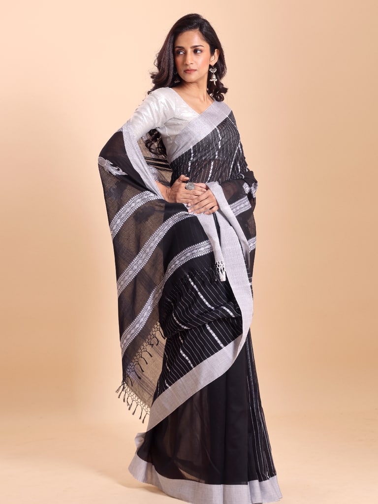 Handloom Fish Chain Jamdani Saree - Black - View 2