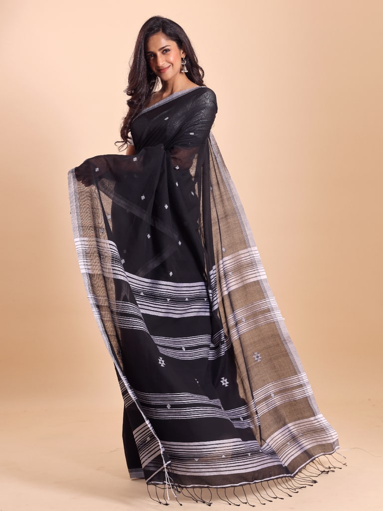Handloom New Charpati Jamdani Saree - Black - View 2